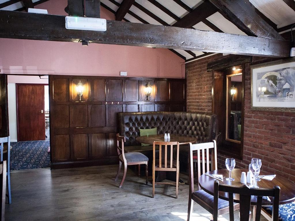 The Crewe Arms Hotel ภายนอก รูปภาพ