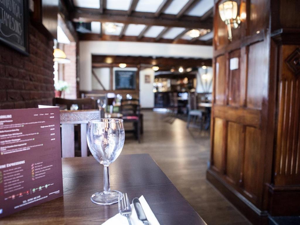 The Crewe Arms Hotel ภายนอก รูปภาพ