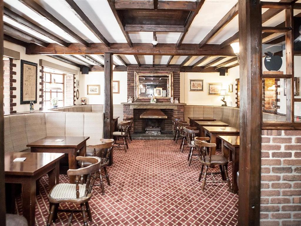 The Crewe Arms Hotel ภายนอก รูปภาพ