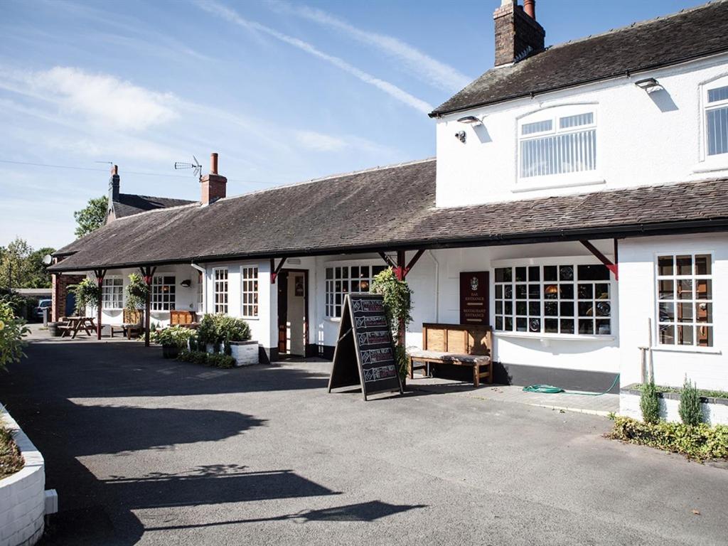 The Crewe Arms Hotel ภายนอก รูปภาพ