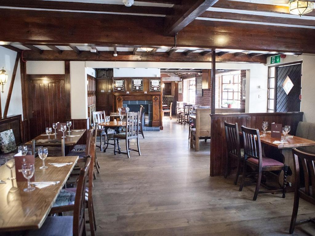 The Crewe Arms Hotel ภายนอก รูปภาพ
